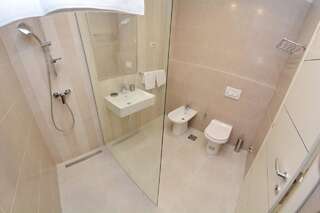 Отель Hotel Hermes Budva Будва Двухместный номер «Комфорт» с 1 кроватью + дополнительная кровать-1