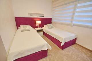 Отель Hotel Hermes Budva Будва Семейный номер-3