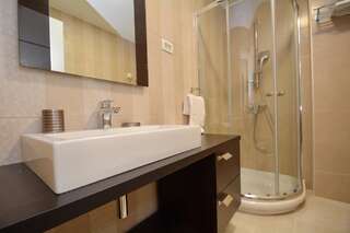 Отель Hotel Hermes Budva Будва Семейный номер-13